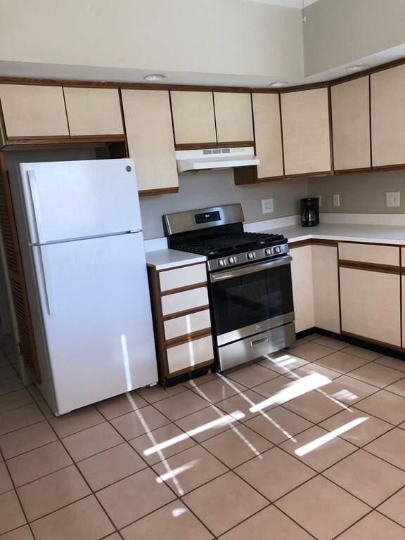 23 Cutler St unit 2, Winthrop, MA 02152 - photo 5