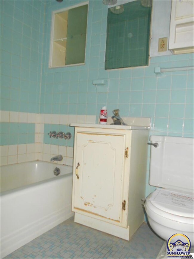 3527 SW Huntoon St, Topeka, KS 66604 - photo 7