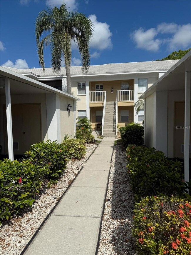 431 Cerromar Ln unit 446, Venice, FL 34293 - photo 2