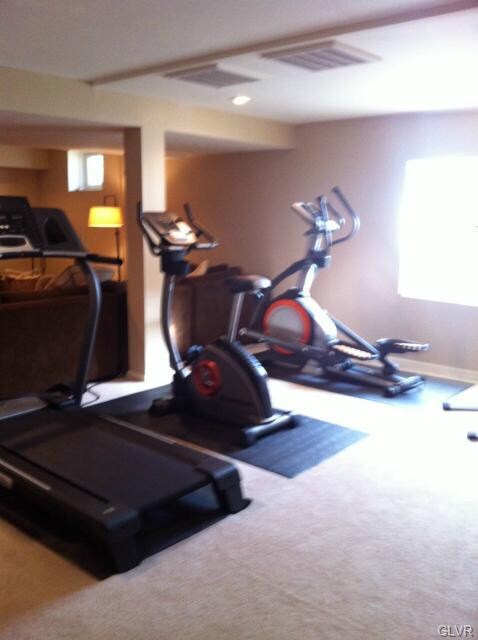 900 Garden Ct, Easton, PA 18040 - photo 5