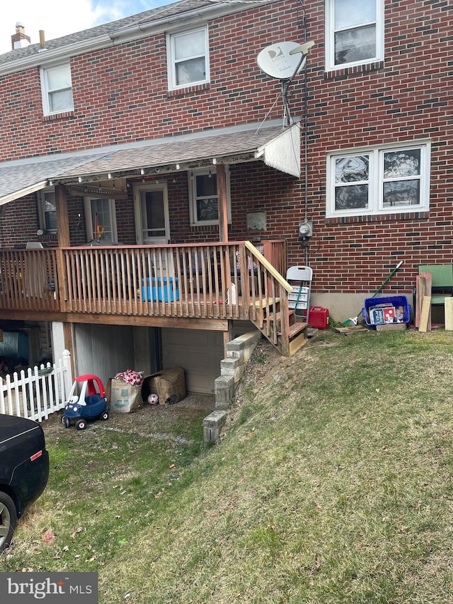 3204 Noble St, Reading, PA 19605 - photo 2