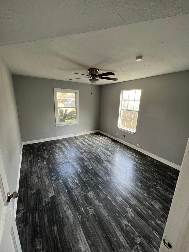 3210 Winbern St unit B, Houston, TX 77004 - photo 4