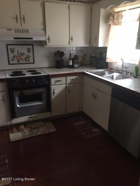 8422 Roseborough Rd, Louisville, KY 40228 - photo 3