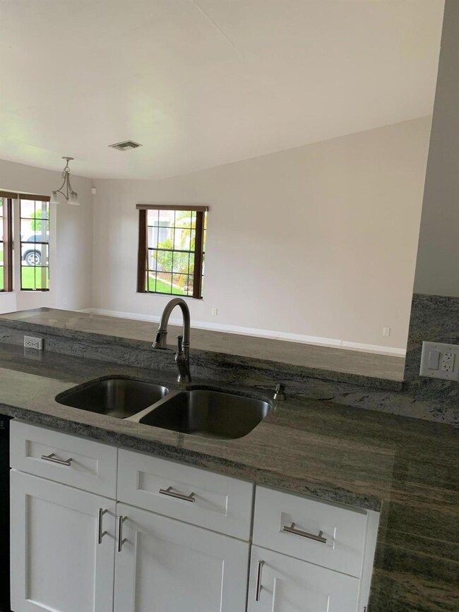 22686 Pickerel Cir, Boca Raton, FL 33428 - photo 2