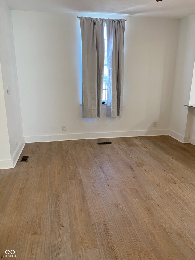 434 W 4th St, Anderson, IN 46016 - photo 5