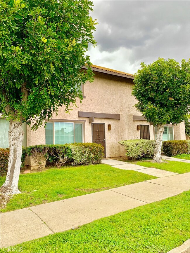 402 N Alhambra Ave unit E, Monterey Park, CA 91755 - photo 2