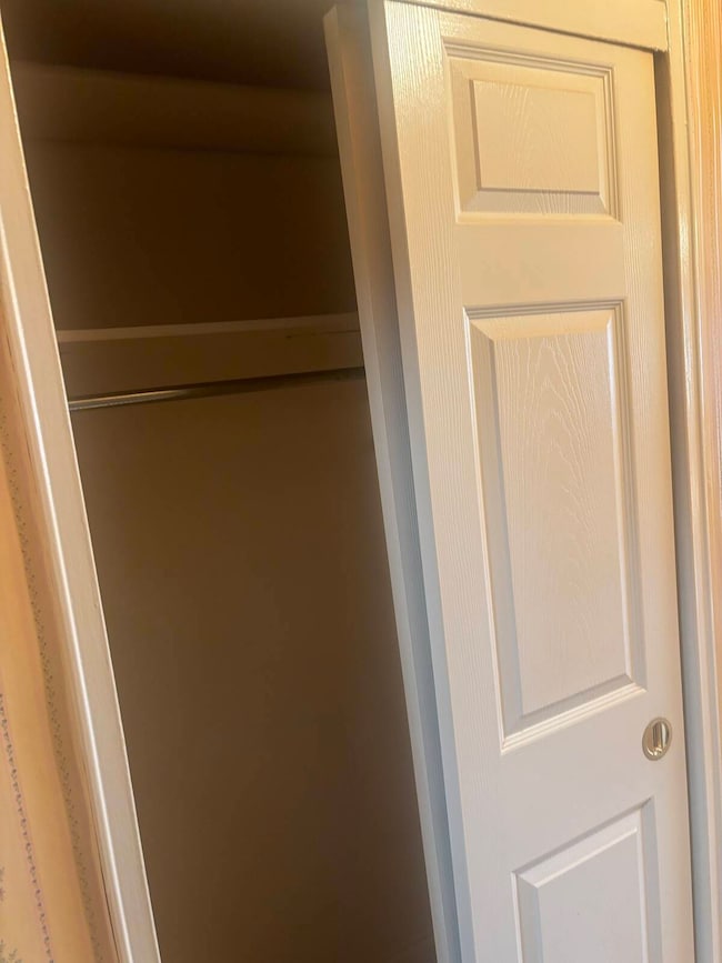 Lindenwood Village Section C unit 5A, Howard Beach, NY 11414 - photo 6