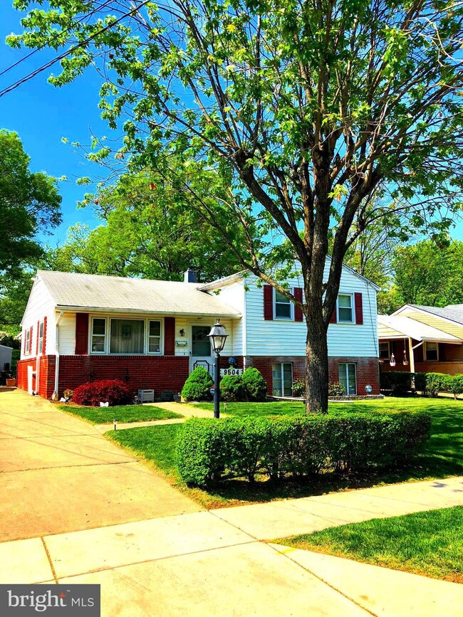 9504 Tuckerman St, Lanham, MD 20706 - photo 4