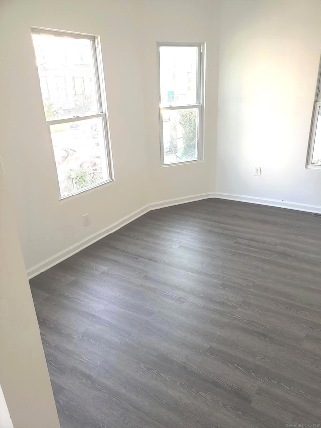 93 Clifford St, Bridgeport, CT 06607 - photo 6