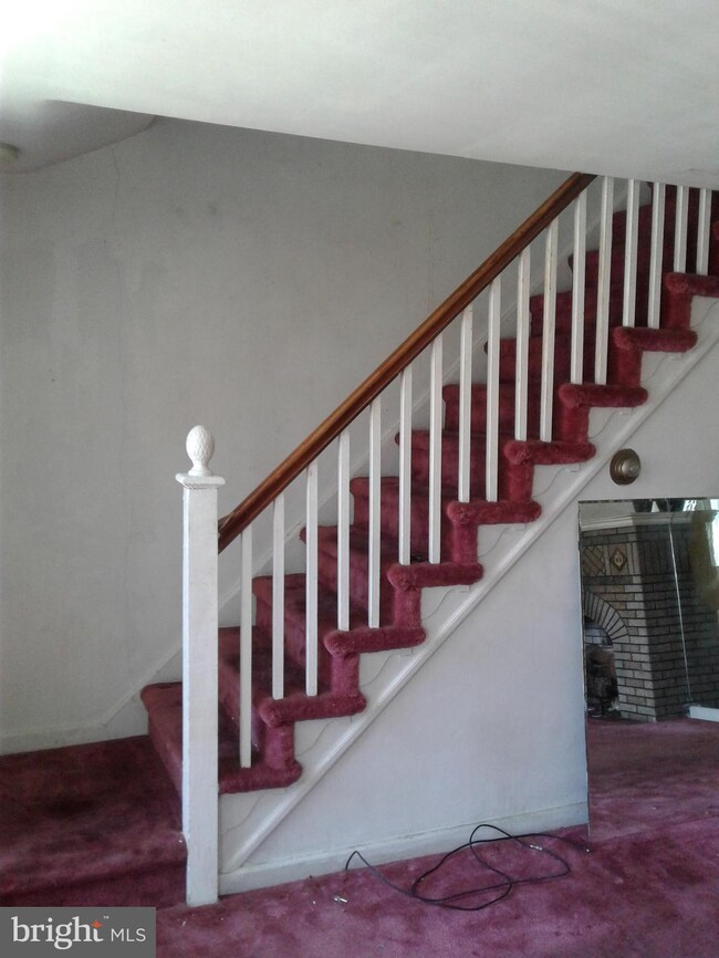 331 Mulberry St, Darby, PA 19023 - photo 3