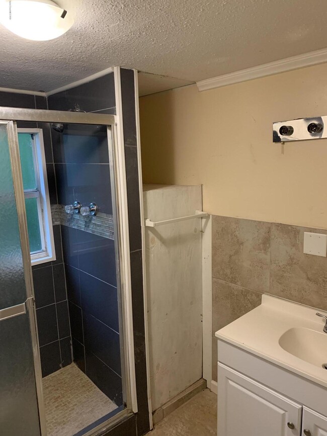 329 Pine Ave unit D, Cocoa, FL 32922 - photo 5