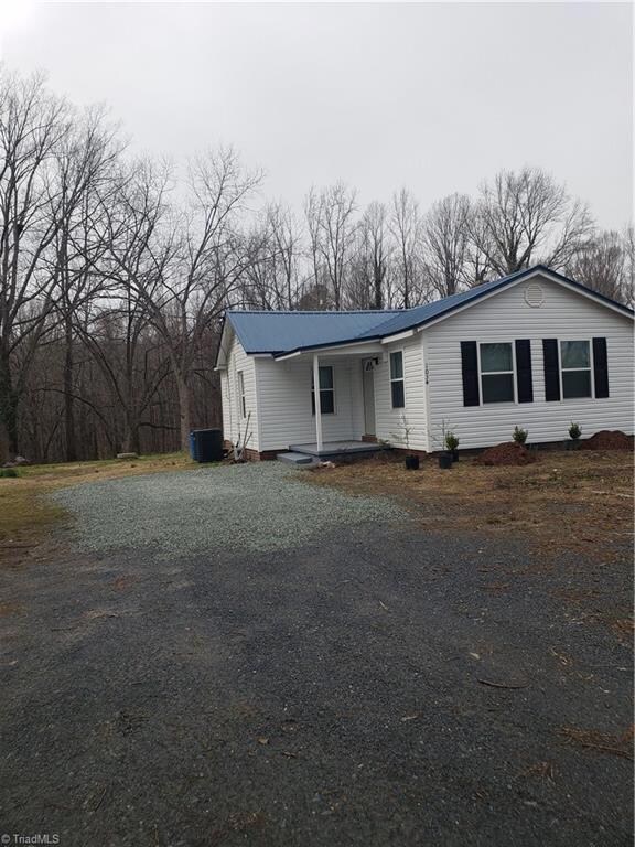 1034 Mack Rd, Asheboro, NC 27205 - photo 3