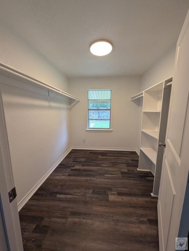 2010 E 47th St, Texarkana, AR 71854 - photo 7