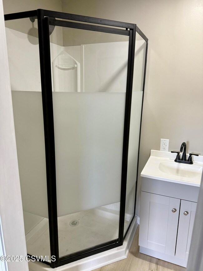 423 E 3rd St, Berwick, PA 18603 - photo 6