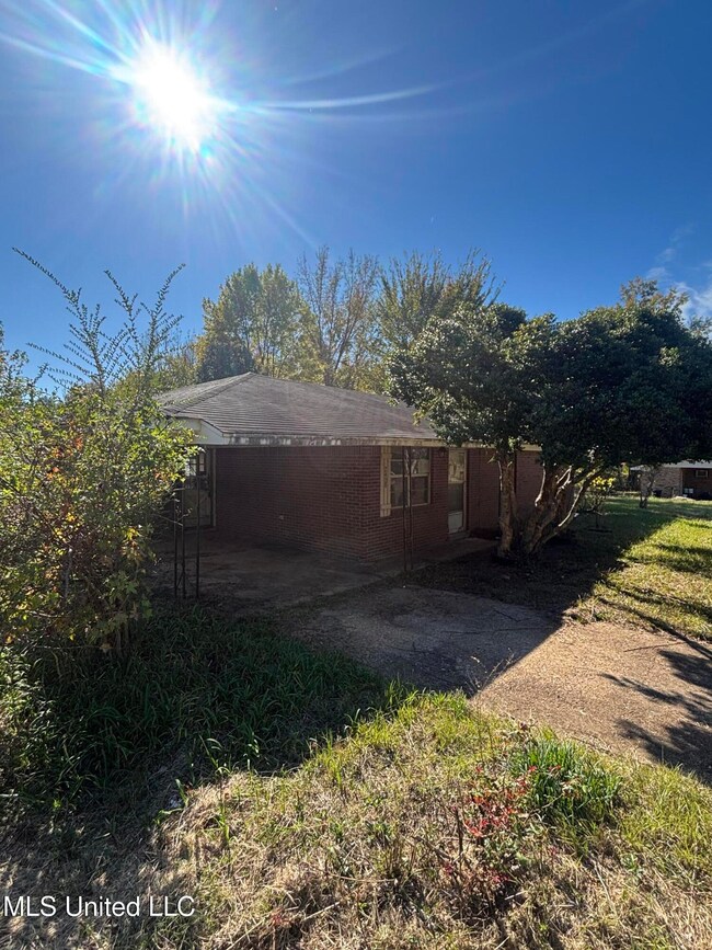 2488 O B McClinton Rd, Senatobia, MS 38668 - photo 6