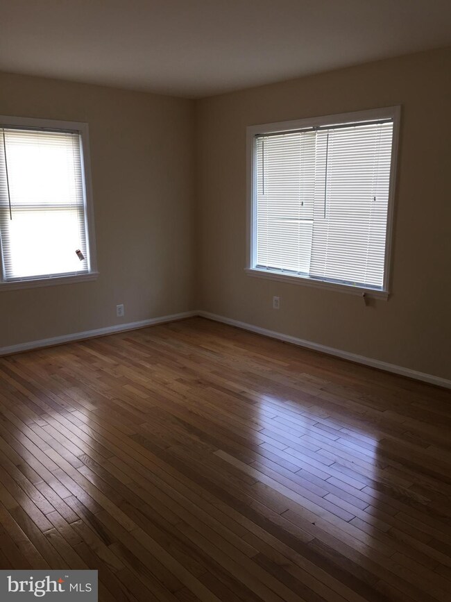 5104 60th Ave, Hyattsville, MD 20781 - photo 6