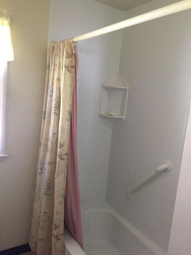 2211 Colfax Ave, Columbus, OH 43224 - photo 6