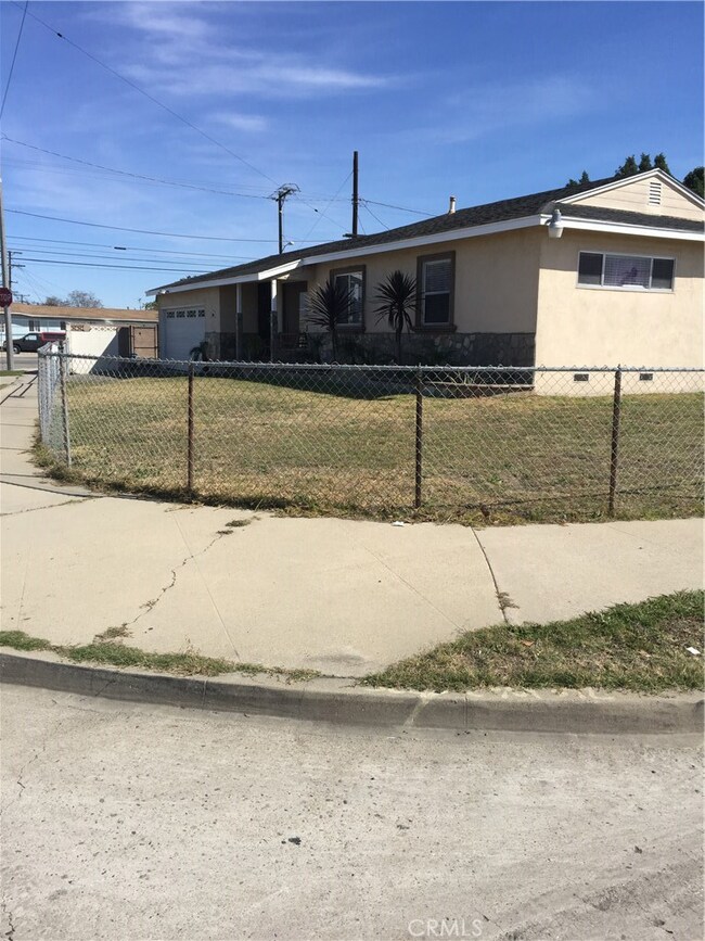 400 S Amantha Ave, Compton, CA 90220 - photo 3
