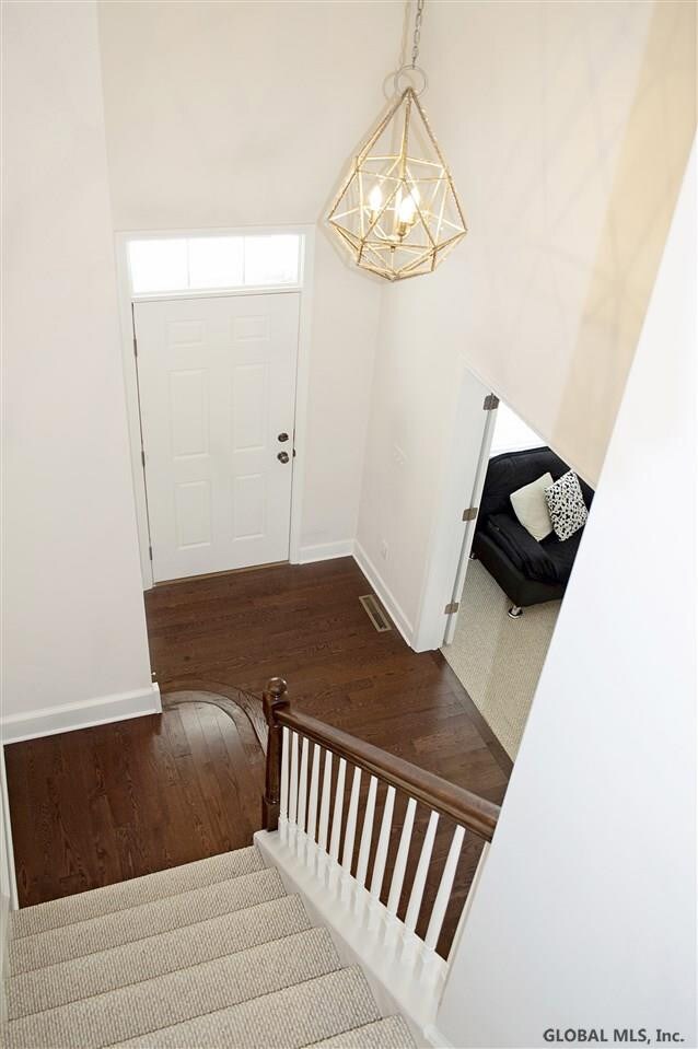 8 Maria Ln, Saratoga Springs, NY 12866 - photo 3