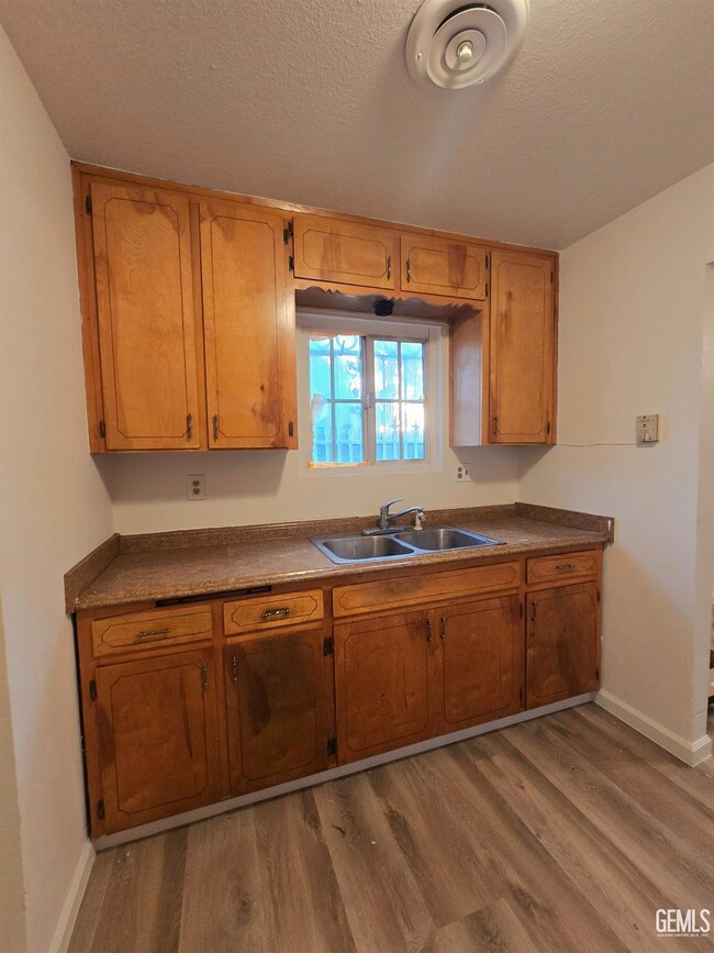 1917 3rd St, Wasco, CA 93280 - photo 6