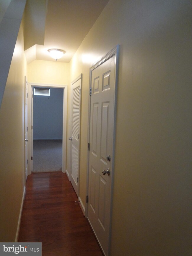 2979 Chinkapin Oak Ln unit 260, Woodbridge, VA 22191 - photo 2