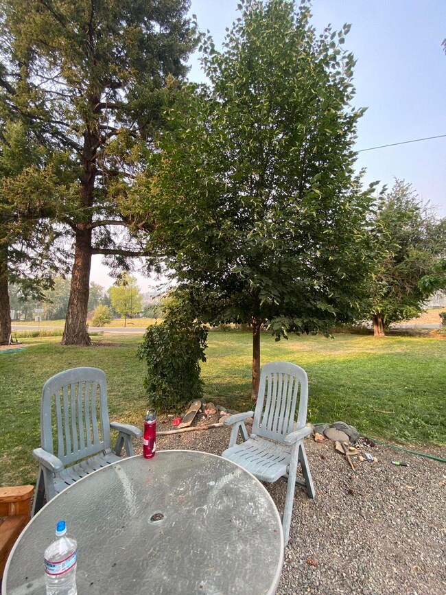 582 S Bridge St, Prairie City, OR 97869 - photo 4