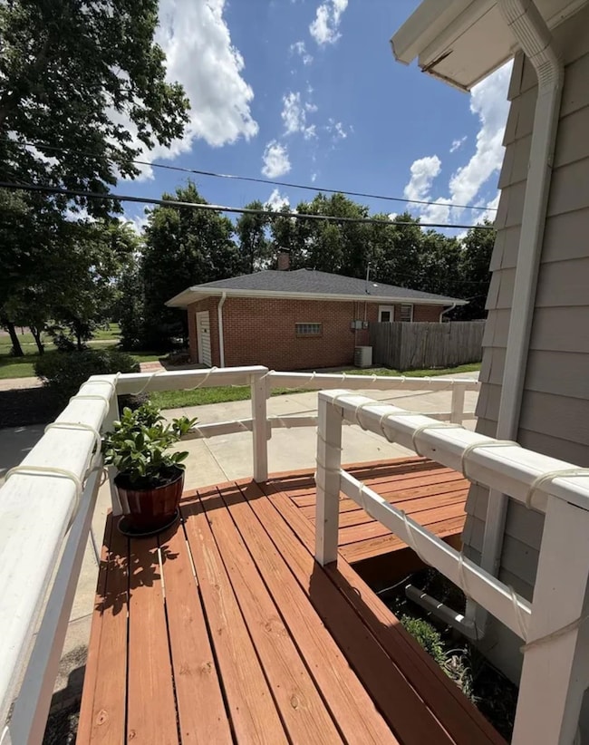 715 Carroll Ave, Larned, KS 67550 - photo 5