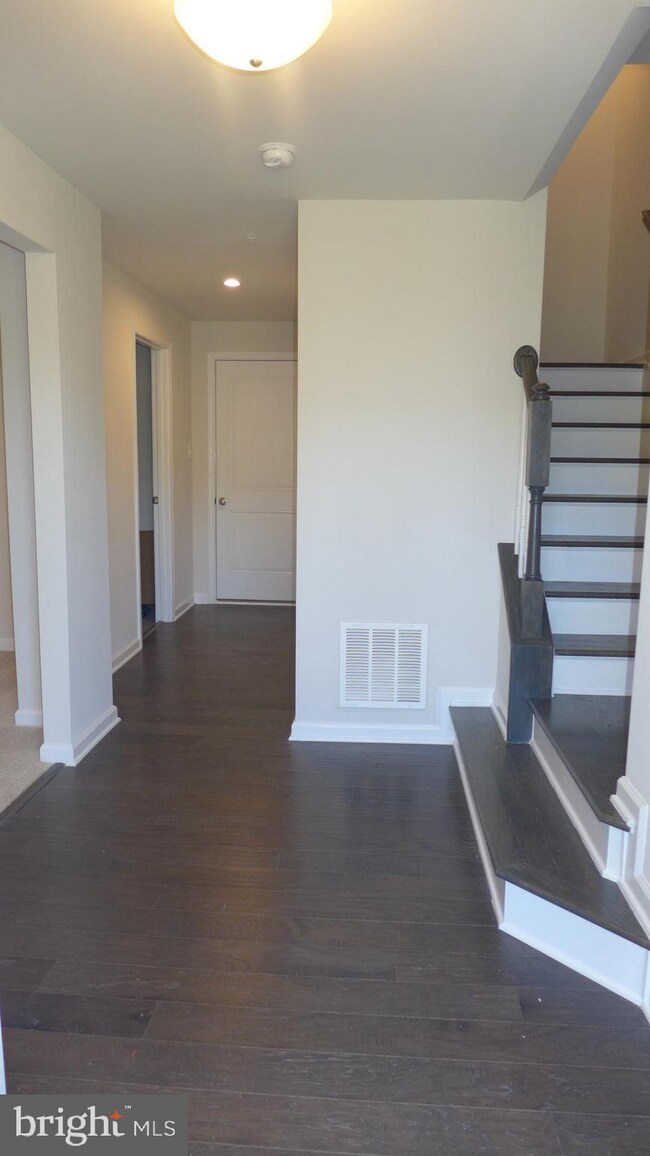 7843 Chanceford Dr, Hanover, MD 21076 - photo 2