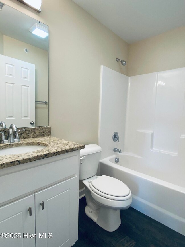 1150 Cross Creek Cir unit 11, Greenville, NC 27834 - photo 5