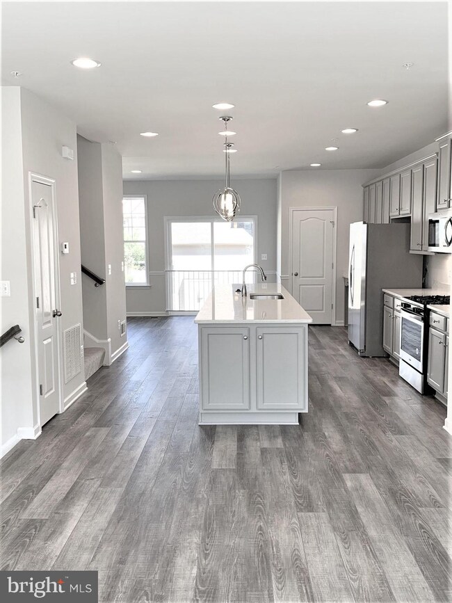 7774 Willow Oak Ct, Hanover, MD 21076 - photo 3