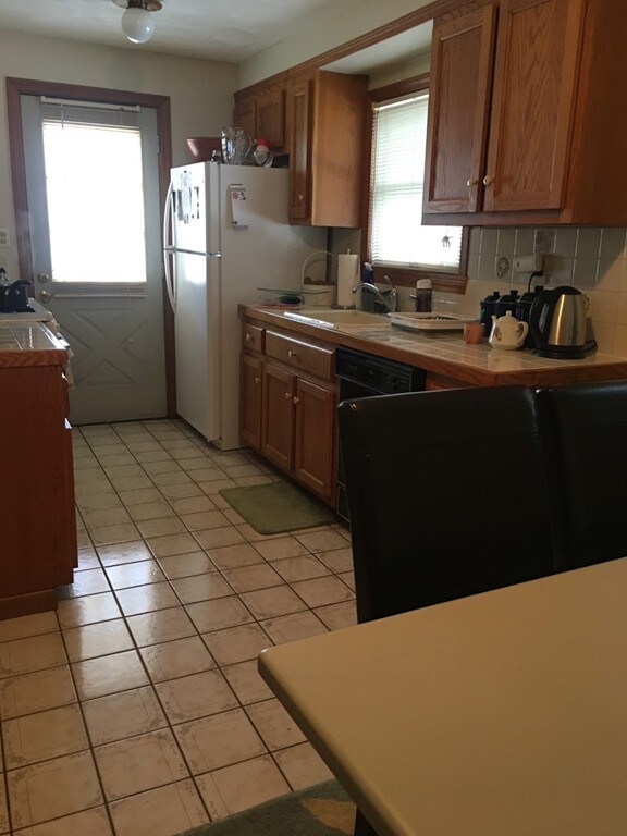 24 Troy Ln unit B, Waban, MA 02468 - photo 5