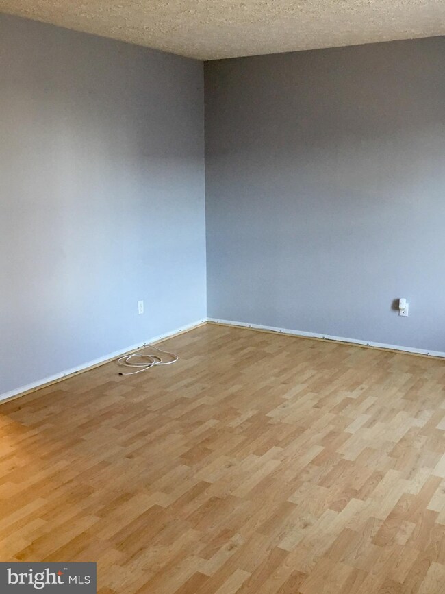 606 Burlington Ct, Edgewood, MD 21040 - photo 3