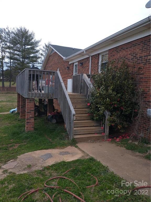 1848 E Marion St, Shelby, NC 28152 - photo 2