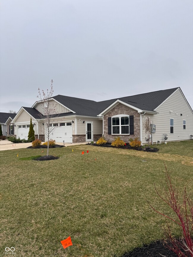 99 Gnarled Oak Ln, Whiteland, IN 46184 - photo 2