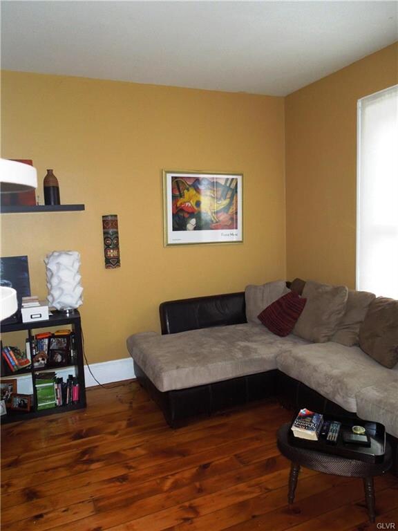 825 Knox Ave, Easton, PA 18042 - photo 3