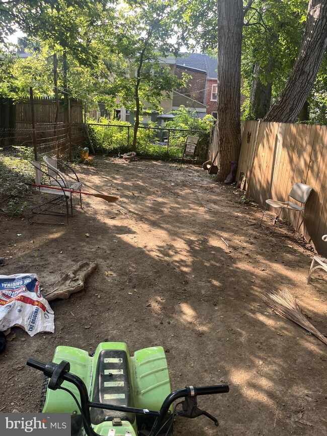 523 Howard Ave, Lancaster, PA 17602 - photo 6