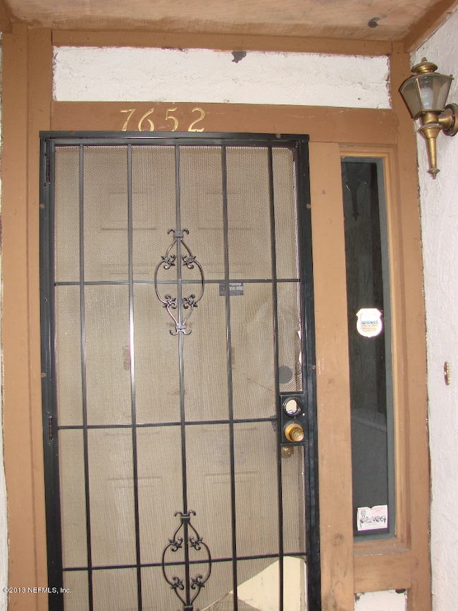 7652 Melissa Ct N, Jacksonville, FL 32210 - photo 3