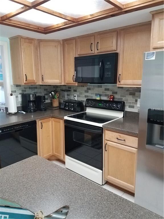 324 Windrush Blvd unit 11, Indian Rocks Beach, FL 33785 - photo 3