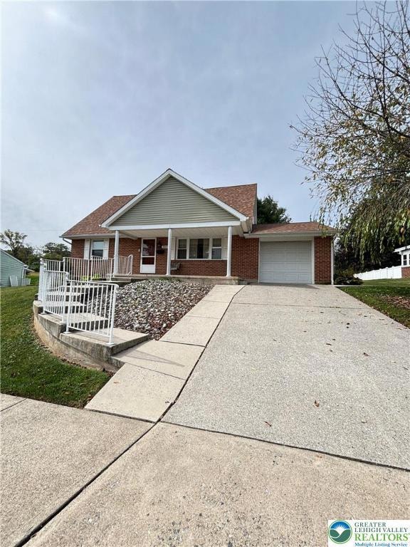 3069 Birch Cir W, Whitehall, PA 18052 - photo 2