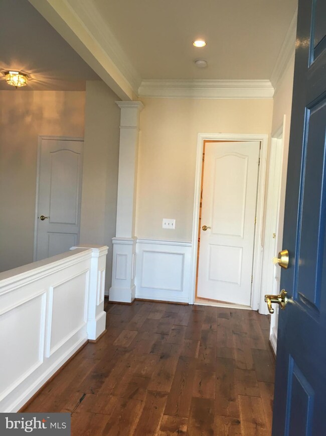 12416 Grantley Ct, Woodbridge, VA 22192 - photo 4