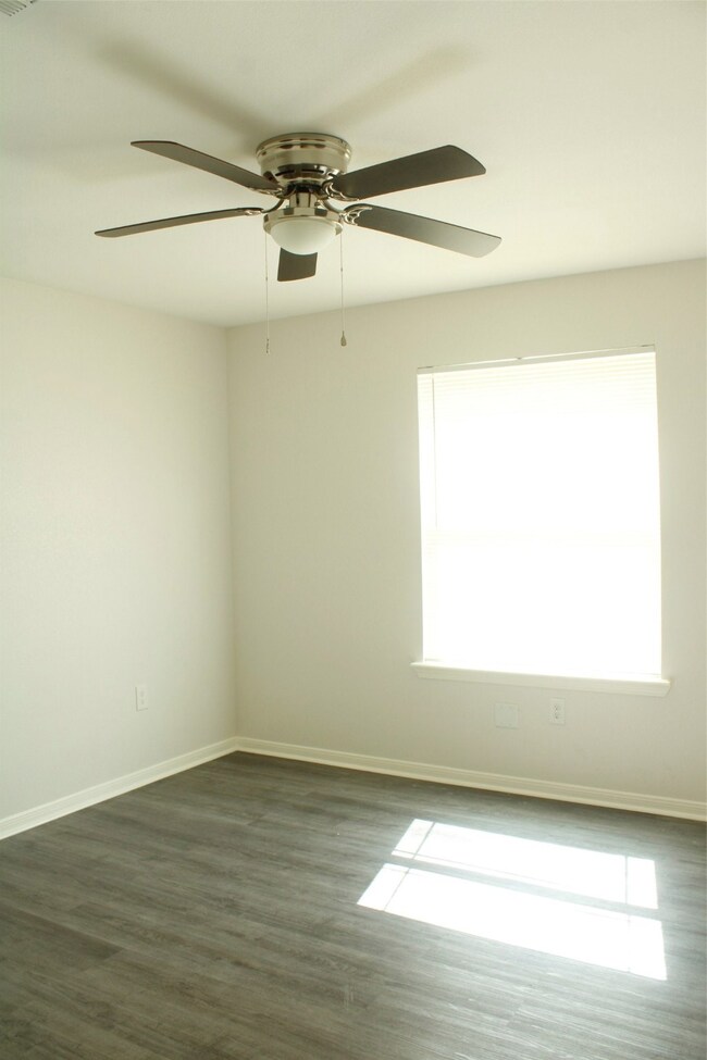 9023 Lanewood Dr, Houston, TX 77016 - photo 6