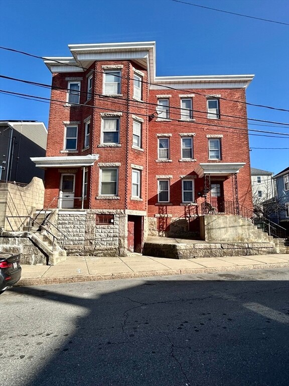 70 Jencks St, Fall River, MA 02723 - photo 3