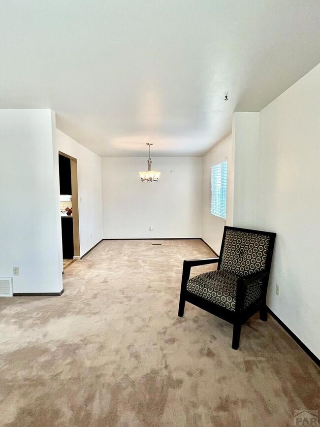 Living Room/Formal Dining