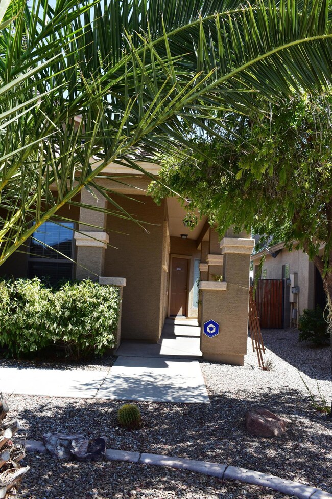 3 HouseEntrance