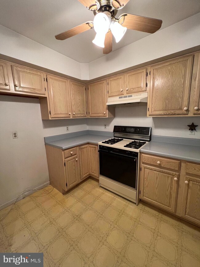 8 Deer Run Rd, Perkasie, PA 18944 - photo 5