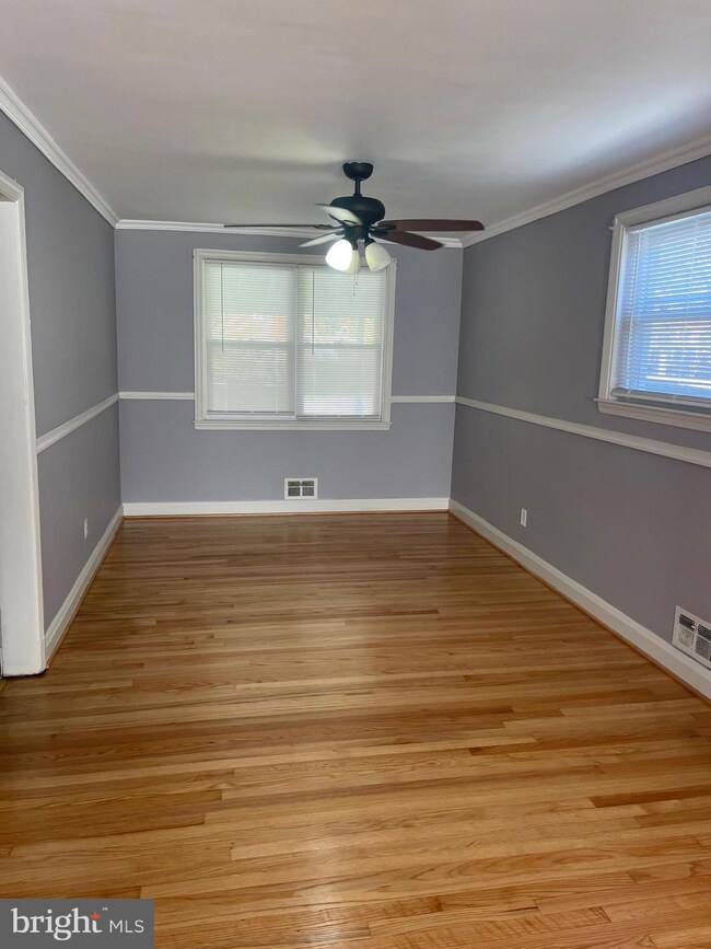 1236 Deanwood Rd, Parkville, MD 21234 - photo 3