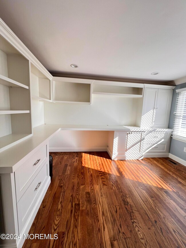 5 Oakcrest Ct, Holmdel, NJ 07733 - photo 6