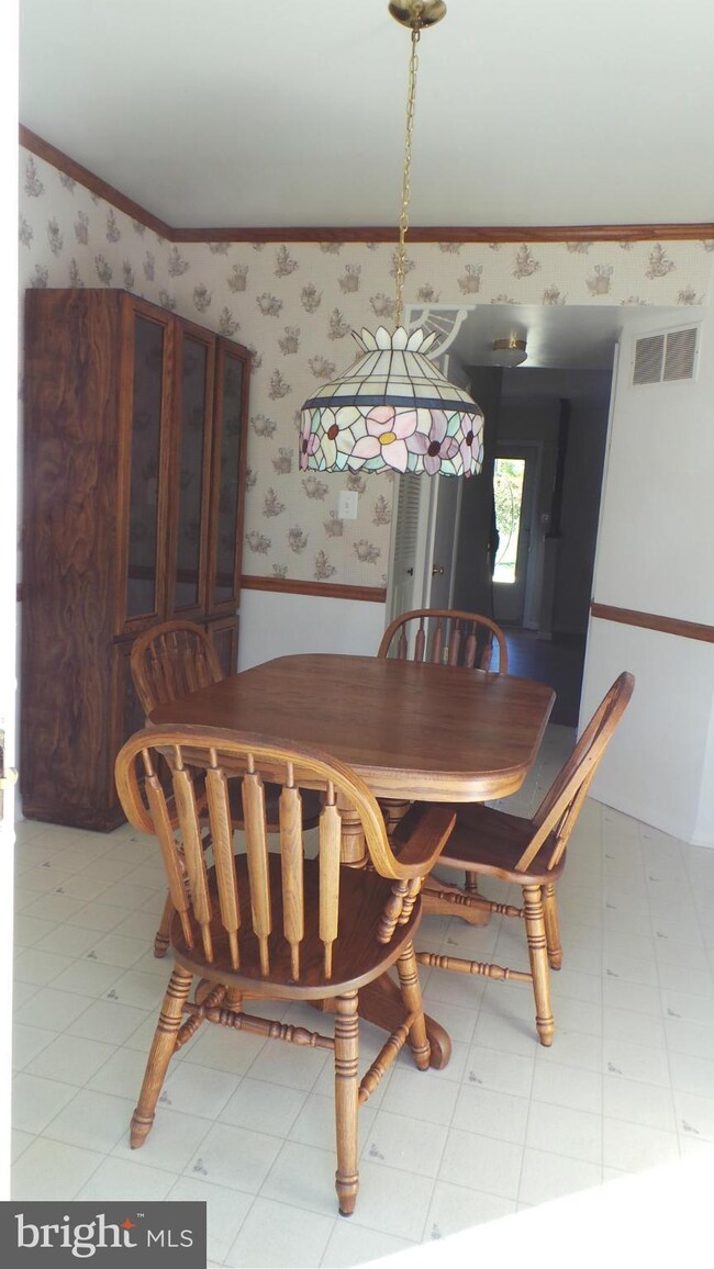 7 Grandee Ct, Nottingham, MD 21236 - photo 4