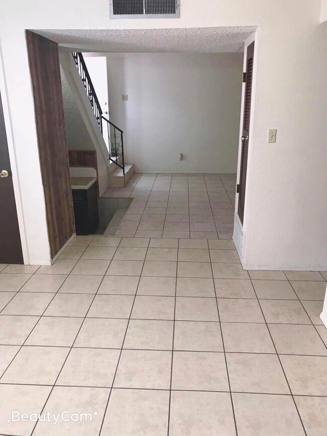 11205 Campestre Ln unit A-D, El Paso, TX 79936 - photo 5