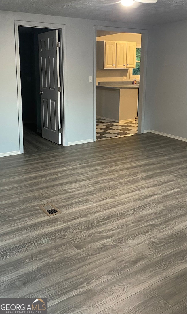 342 Phillips Cir, Royston, GA 30662 - photo 3